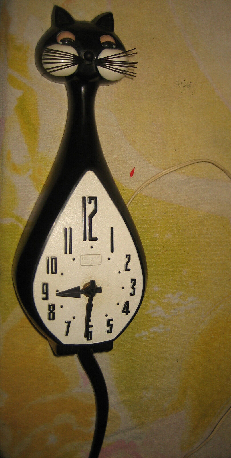 Vintage Spartus Black Cat Clock w/moving tail & blinking green eyes