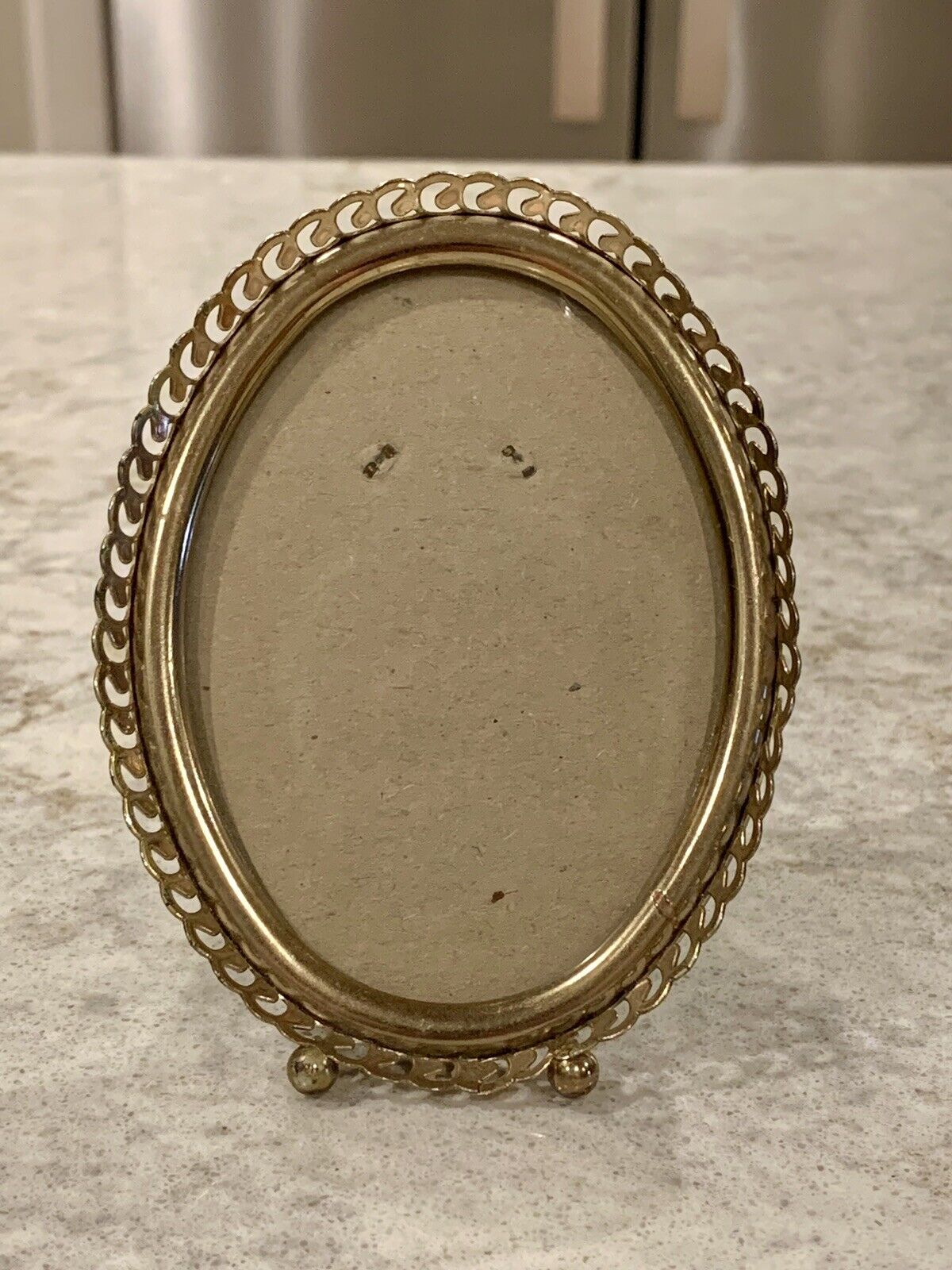 Vintage Goldtone Oval Scalloped Picture Frame Ball Feet 3.5” x 4.5”
