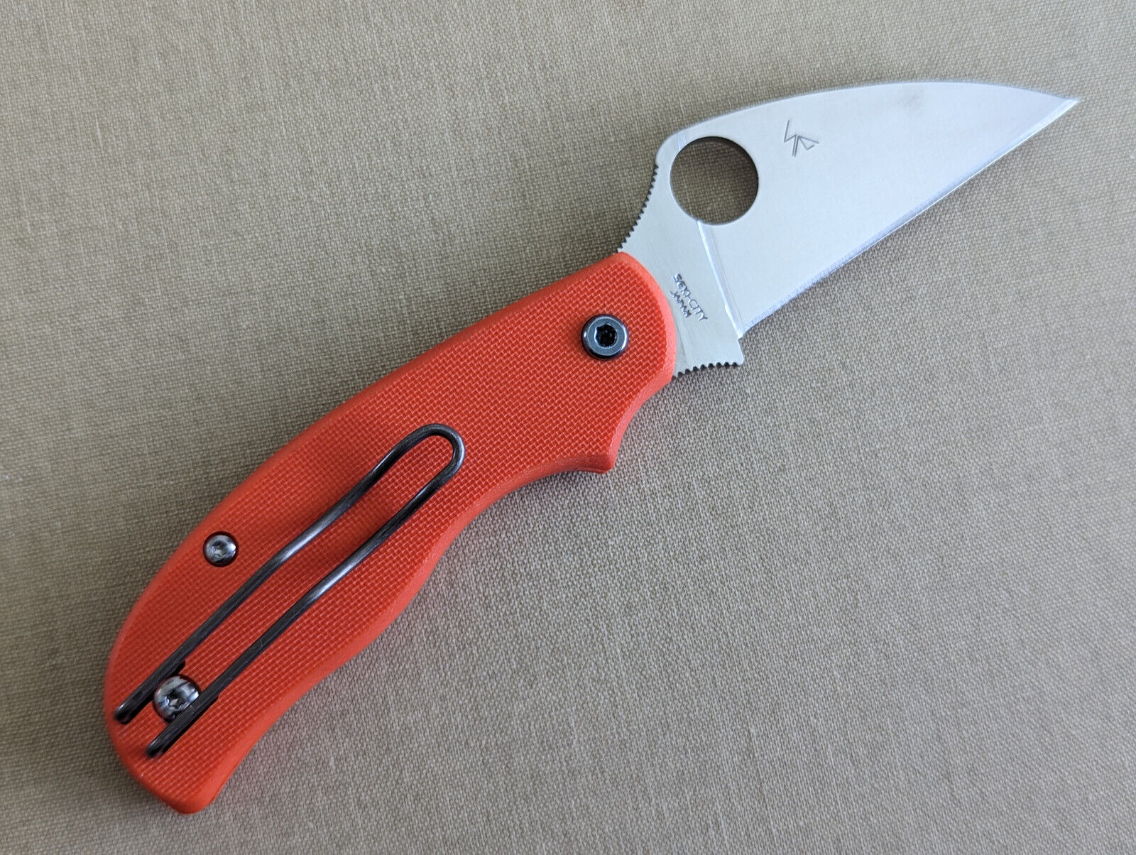Spyderco Urban Knife, ORANGE G-10 - C127GPOR NEW - VG10 Wharncliffe blade -Disc.