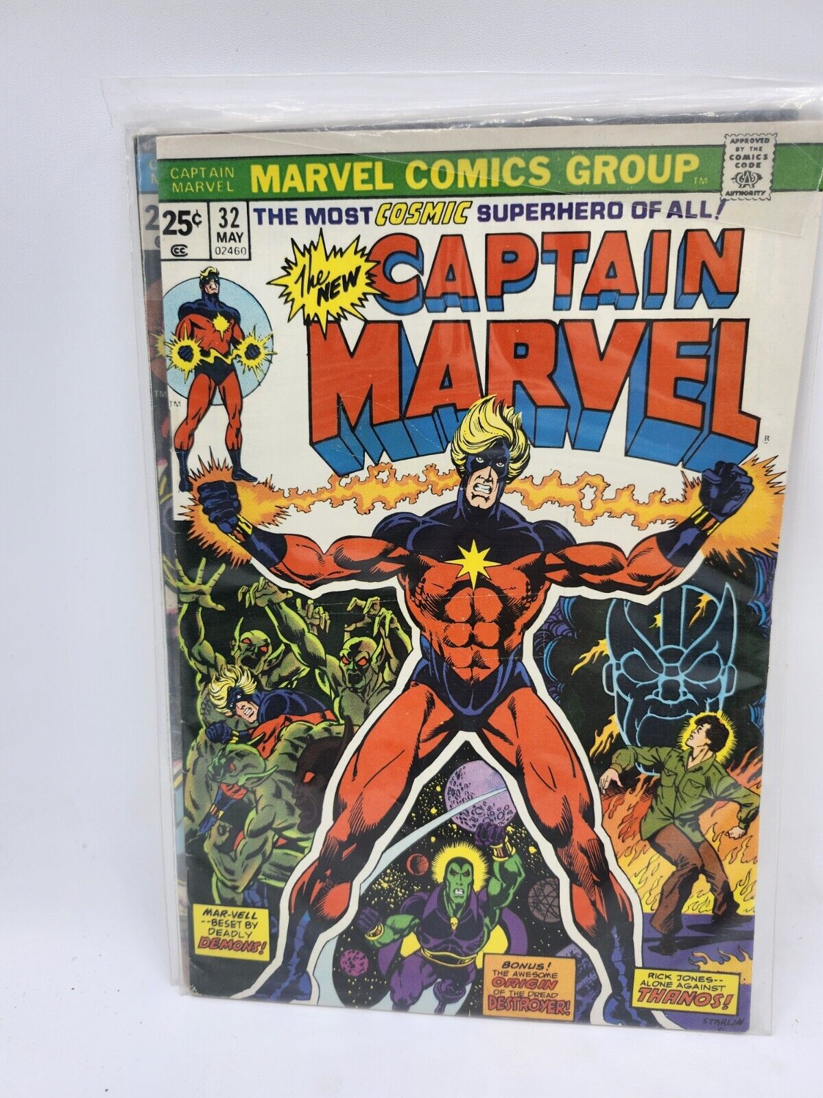Captain Marvel (1968 series) #32 in Very Fine. Marvel comics