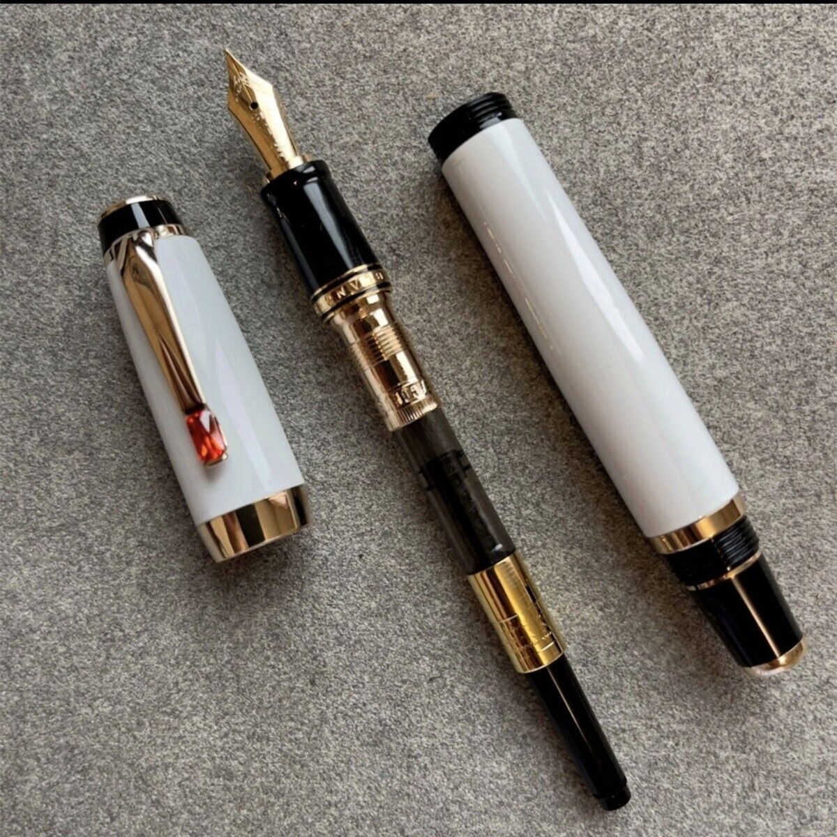 Luxury Bohemia Series Ceramic White + Gold Clip Medium nib Fountain Pen
