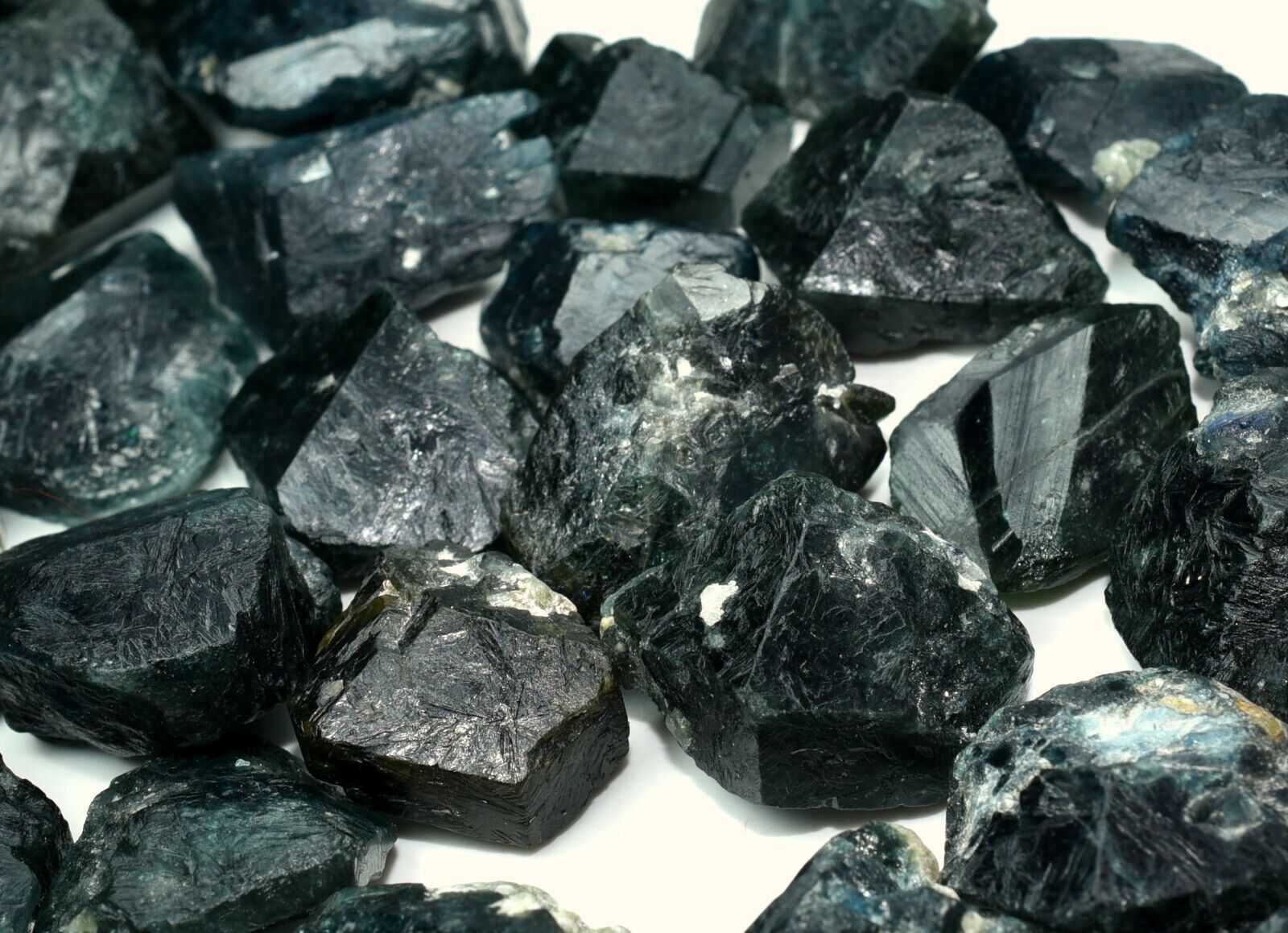 207 GM Magnificent Rare Dravite Tourmaline Huge Crystals Minerals Specimen Lot