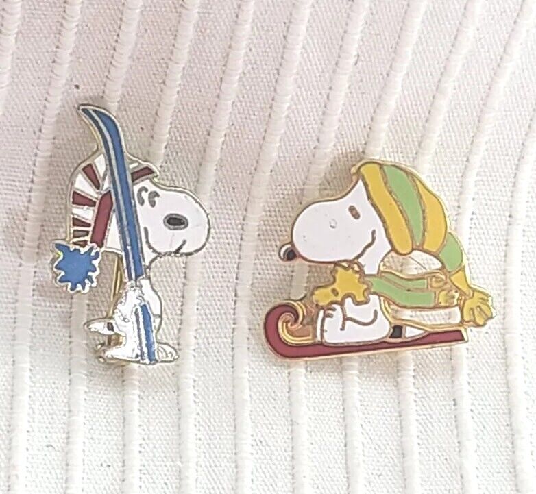 Two 2 Vtg 70s 80s Snoopy Enamel Aviva Ski Winter Theme Pin Button Taiwan Peanuts