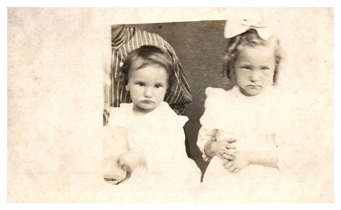 Vitg. Real Picture Early 1900's Postcard Two Young Girls - U-43