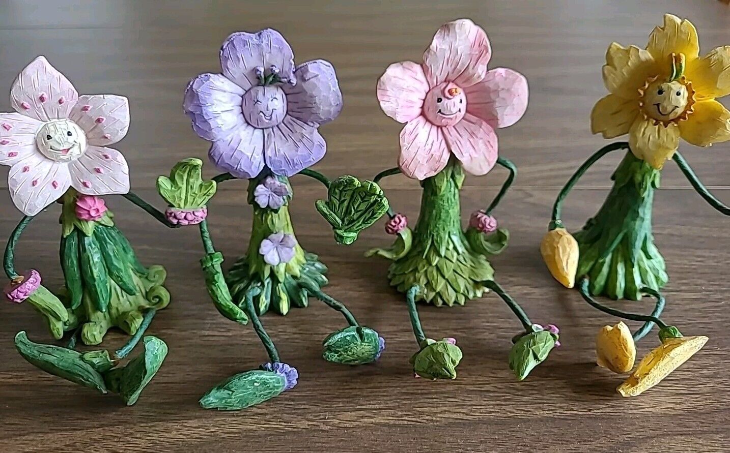 Set of 4 Anthropomorphic Flower Shelf Sitters Figurines Gardening 
