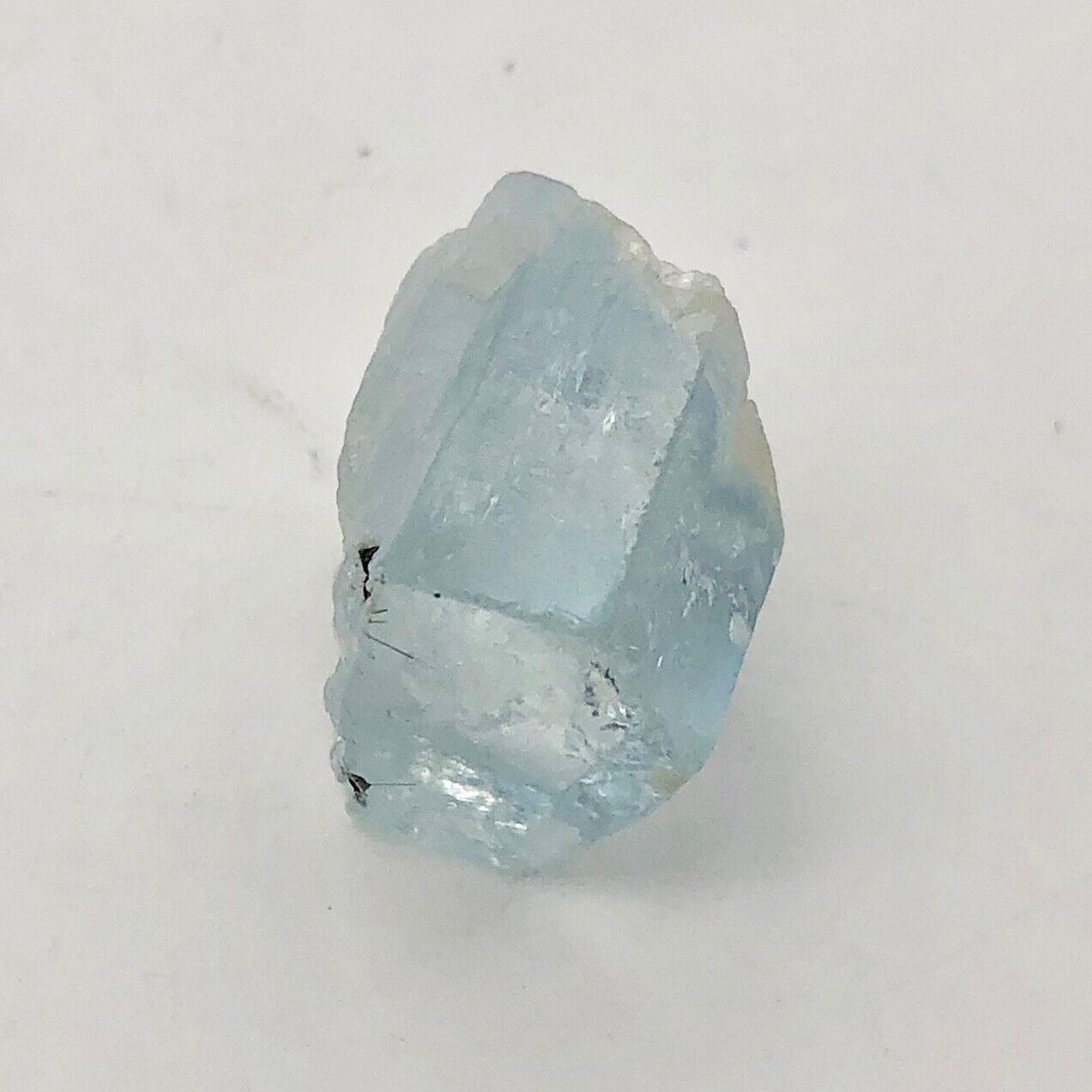 One Rare Natural Aquamarine Crystal | 18x18x13mm | 34.210cts | Sky blue |