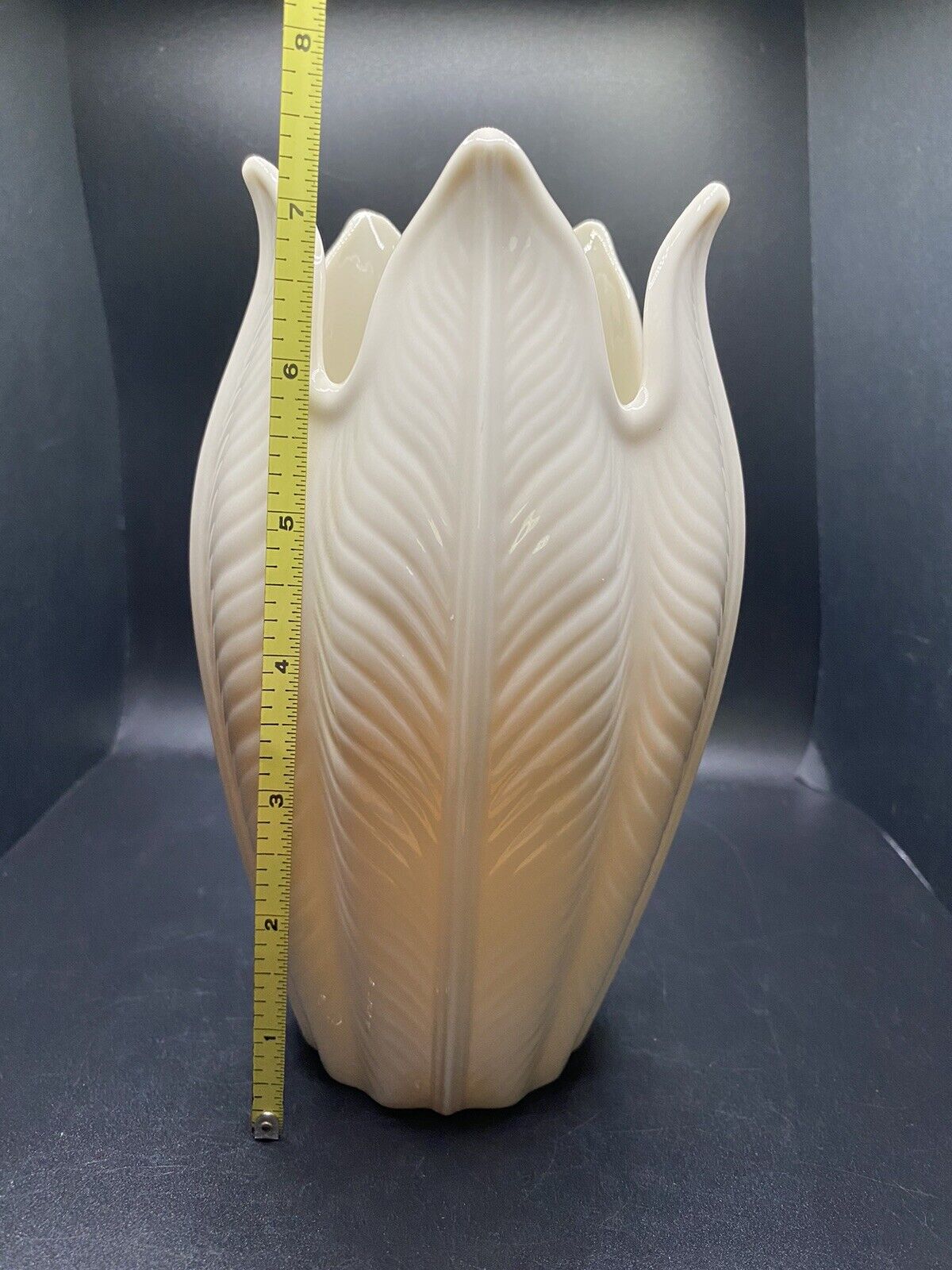 Beautiful Vintage LENOX Tulip Pattern USA Vase