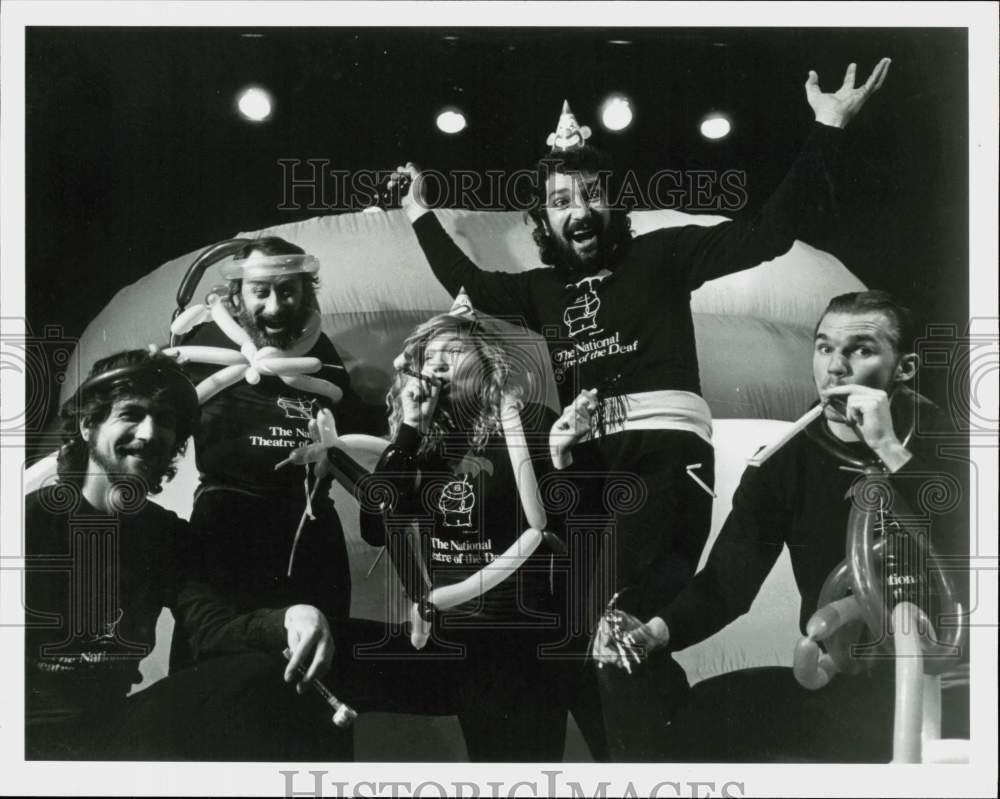 1991 Press Photo The cast in 