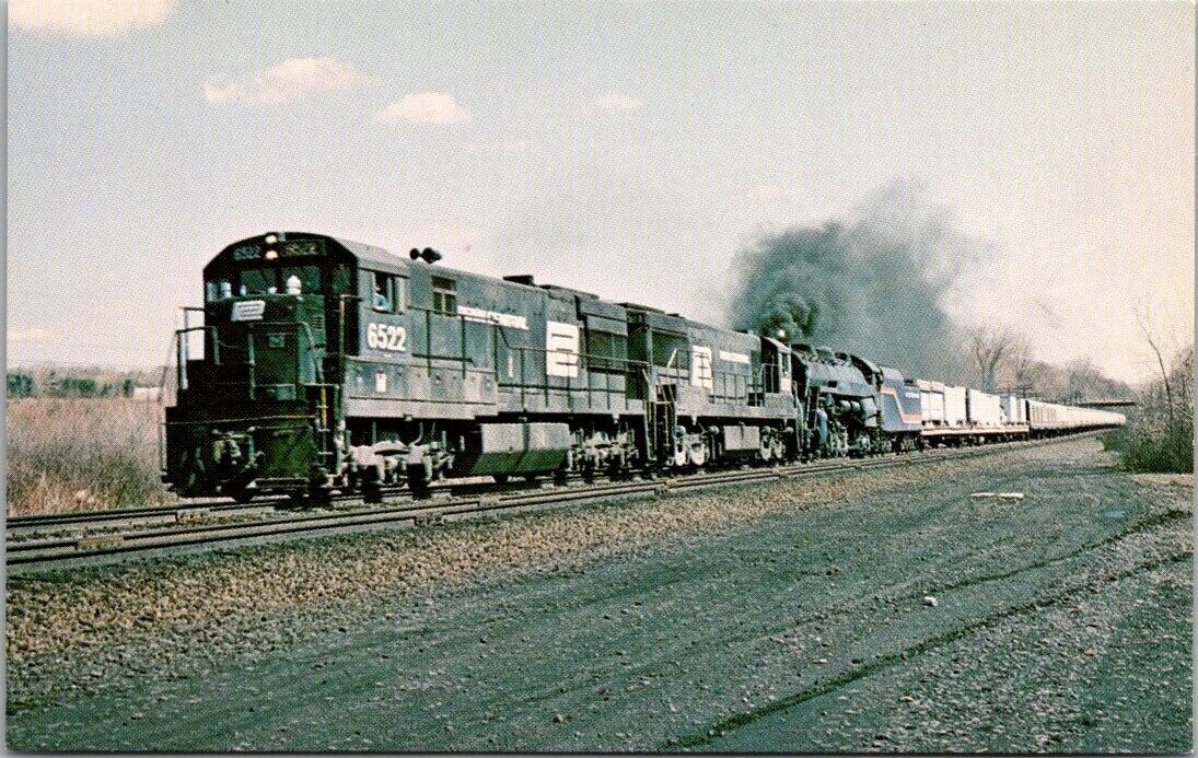 Postcard A 164, Penn Central 6522 Railroad, The American Freedom Train.