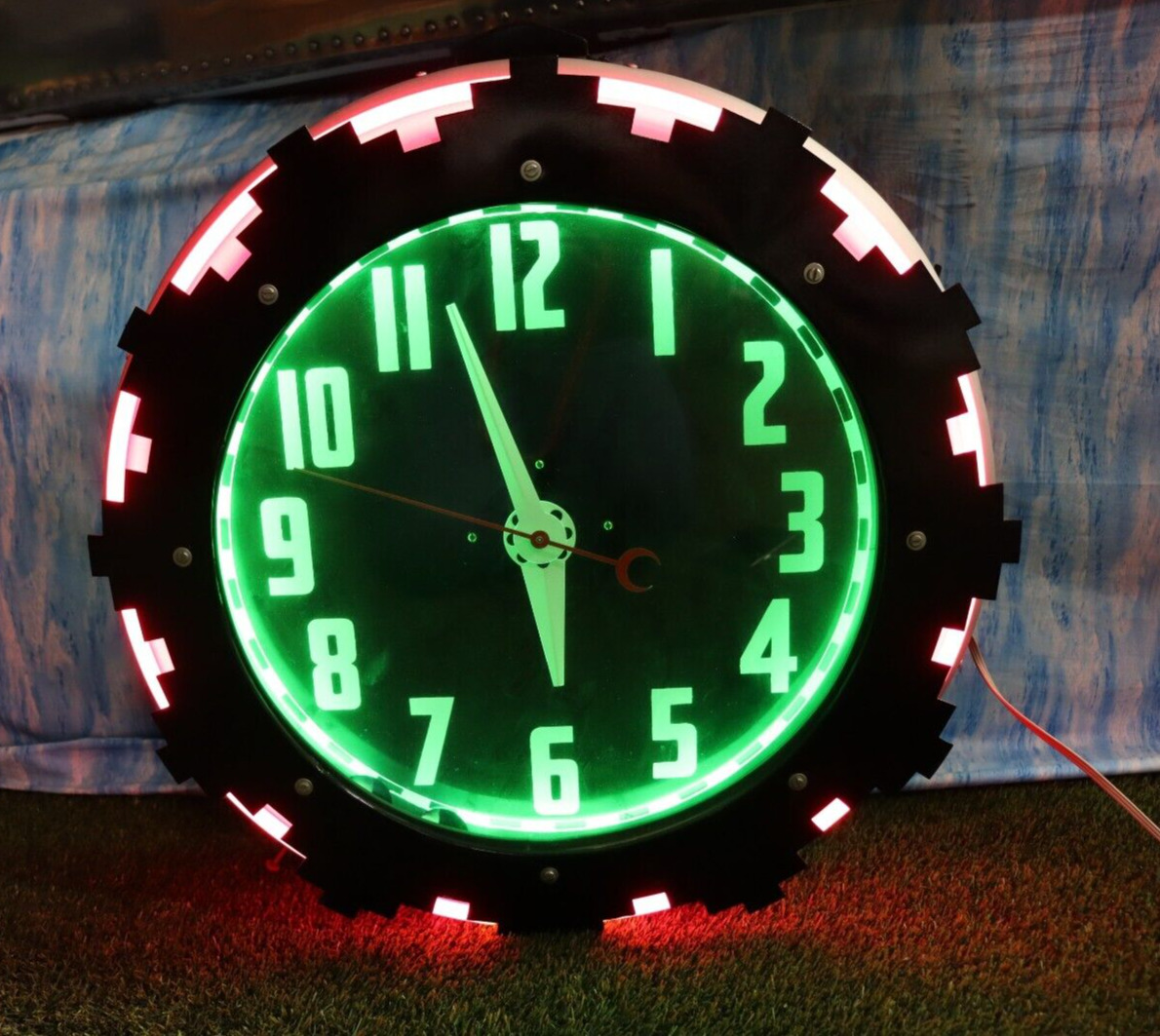 1930-1940s\'s Vintage Aztec Neon Light up Clock 26\