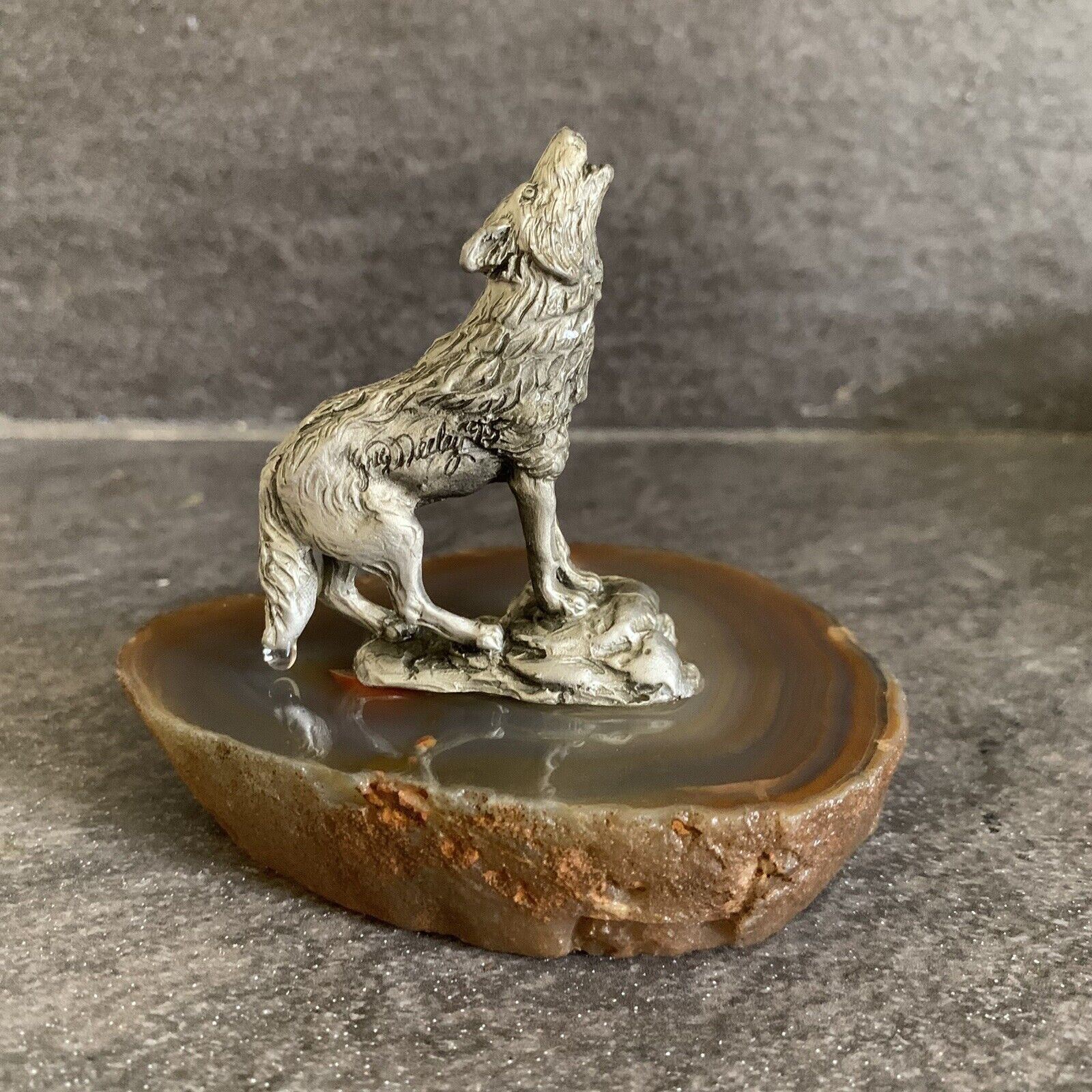 Greg Neeley 95’ Pewter Howling Wolf Statue Sculpture Figurine On Real Agate Rock