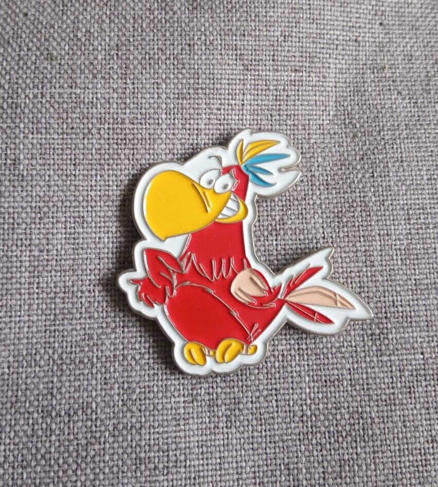 Manic The Parrot Rare Haven Holiday Park Enamel Pin Badge