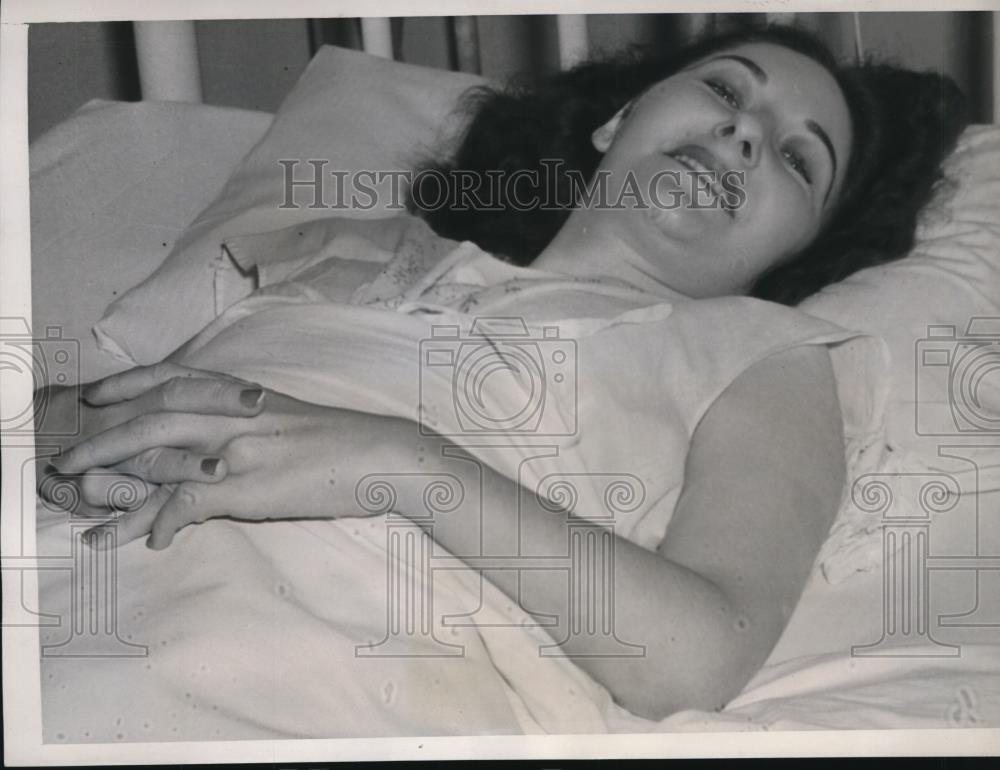 1939 Press Photo Ruth Grow Has Metal Socket Inserted Right Hip - ney15263