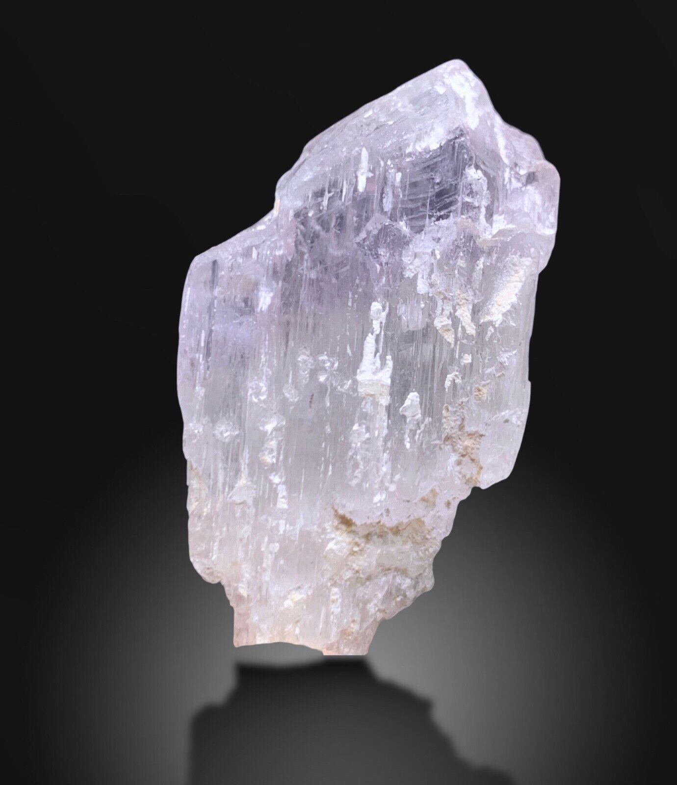 14  carats beautiful Kunzite Crystal Specimen from Afghanistan