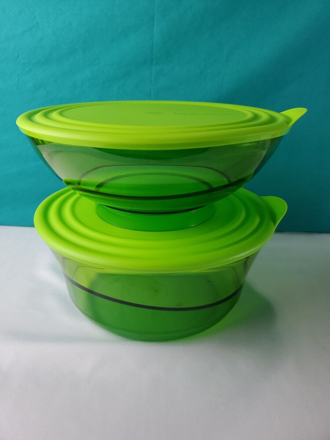 Tupperware Sheerly Elegant Deluxe Acrylic Eleganzia Serving Bowl Set of 2 Green
