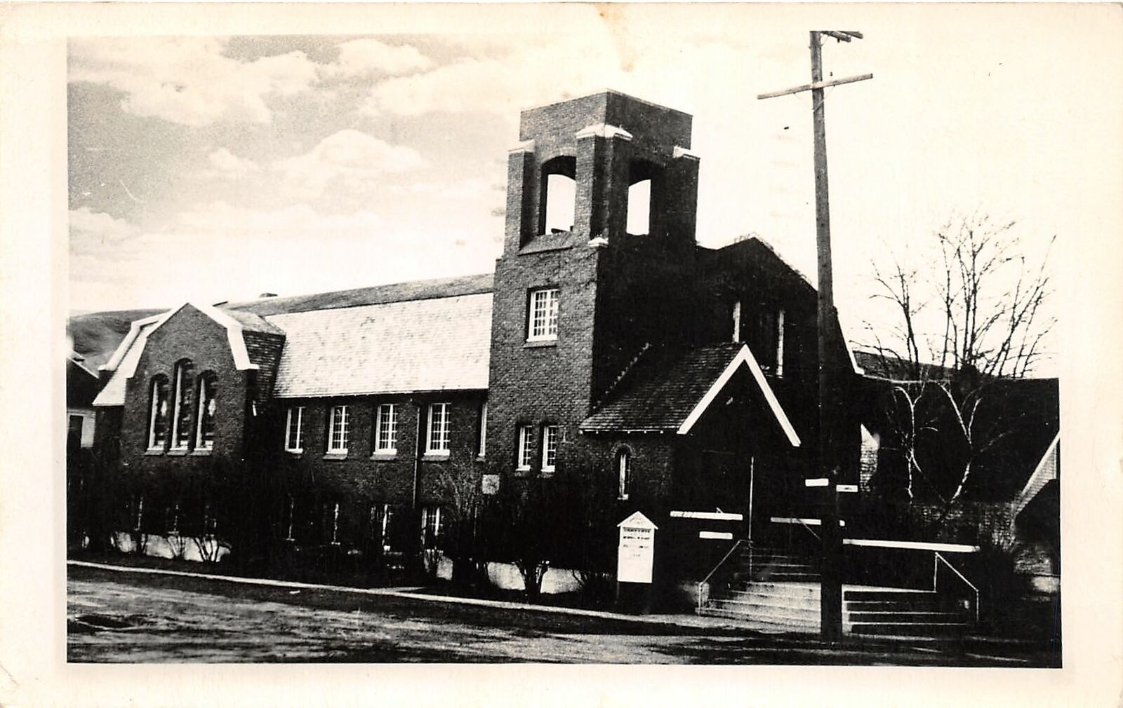 F30/ Pomeroy Washington RPPC Postcard 1953 Church Building
