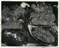1971 Press Photo Fairmont Roosevelt's lavish luncheon buffet offers Creole salad picture