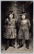 Military~England~Yeomen Of The Guard @ Tower Of London~B&W~Vintage Postcard picture