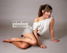 ACTRESS CARRIE FISHER - 8X10 PUBLICITY PHOTO (FB-157) picture