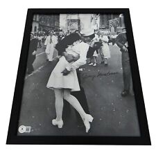 ICONIC VJ DAY PHOTO KISSING SAILOR & NURSE SIGNED w/ BECKETT COA 11 x 14 picture
