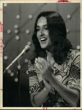 1975 Press Photo Joan Baez, folk singer - hcp21588 picture