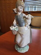 1972 LLADRO GIRL WITH LAMB AND BASKET 9-3/4