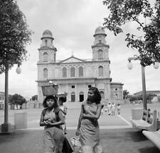 Managua Nicaragua carry buckets on their heads as they walk fr- 1952 Old Photo picture