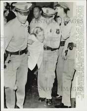 1964 Press Photo Police officer arresting sit-in demonstrator in California picture