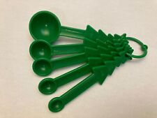 Vintage Green Christmas Tree Measuring Spoons * RARE picture