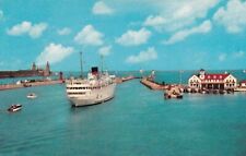 Chicago Illinois IL Lake Michigan, Coast Guard Station, Lighthouse  Postcard D48 picture