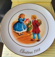 Fourth Edition 1984 Christmas Memories Avon Collector Plate 22k Gold Trim picture