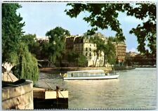 Postcard - La Seine, I'lle de la Cite at le Bateaut Mouche, Paris picture