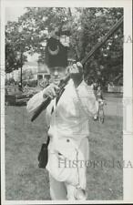 Press Photo Queens Rangers' Bill Markham Ready to Fire Musket, Granby, MA picture