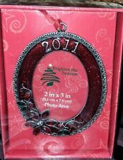 Christmas ornament picture frame red ruby WREATH poinsetti GLITTERS Vintage 2011 picture