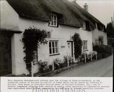 1989 Press Photo Thatched-roof cottage near Stow-in-the-Wold in England picture