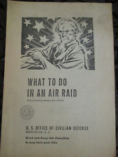 Vtg WWII What To Do In An Air Raid Booklet Civil Civilian Defense Pamphlet picture