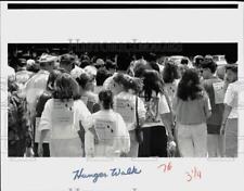 1990 Press Photo Hunger Walk Participants leave First Presbyterian Church picture