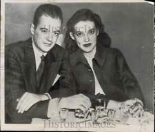 1949 Press Photo Norma Holt and David Whittaker during a cafe rendezvous picture