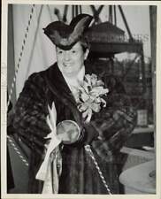 1944 Press Photo Mary Margaret McBride christens the USS Mathews in New Jersey picture