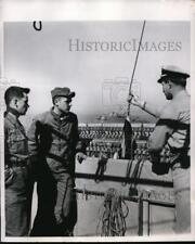 1951 Press Photo Privates Shaw & Dickson watch Ens. Kirkpatrick aboard ELDORADO picture