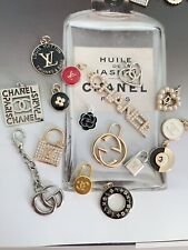 Lot of 16 Chanel Gucci buttons and zipper Pulls picture