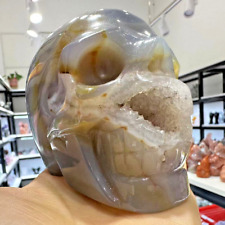 382g Natural Geode Agate Quartz Hand Carved Skull Crystal Gem Decor picture