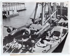 1942 Loading Douglas A-20 Havoc Bombers on Ship 7x9 Original News Photo picture