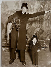 1 Photography Freak Show Captain Gulliver And Mayor Moth Calvin 1930 OLYMPIA picture