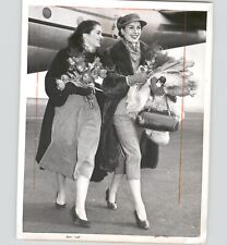 Miss USA YOLANDE BETBEZE & Miss Germany SUSANNE ERICHSEN 1952 Press Photo picture