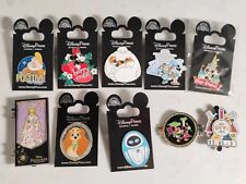 Disney  badges come in groups of 10 pins picture