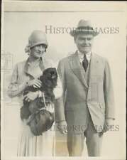 1927 Press Photo Leon Fraser with his wife and dog 