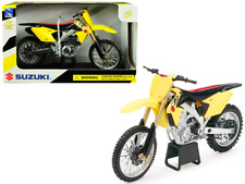 Suzuki RM-Z450 Yellow 1/12 Motorcycle Model picture