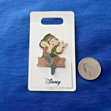 2022 Disney Parks Hunchback Of Notre Dame Quasimodo Holding Bird Pin OE picture
