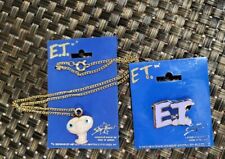 2PC VINTAGE ET EXTRA TERRESTRIAL NECKLACE AND ENAMEL PIN RARE NEW  picture